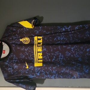 Nike tees shirt men size large